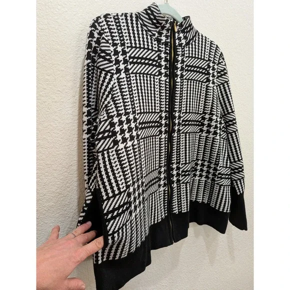 NWOT Jones New York Sweater Jacket XL Black White Houndstooth Zip Geometric - Picture 3 of 11